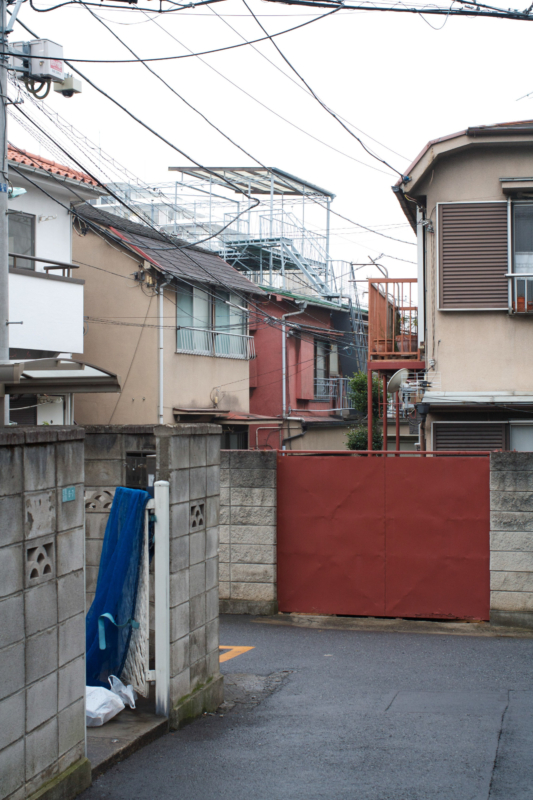 恵比寿駅近くの住宅街のフリー写真素材