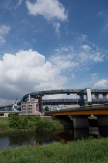 小机大橋と建設中の首都高速・横浜北線