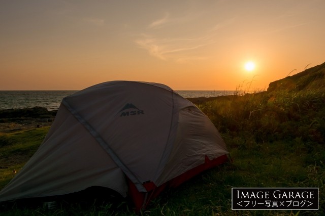 テントで海岸キャンプ フリー写真素材有 フリー写真有 イメージガレージ