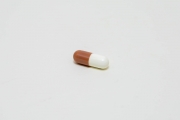 カプセルの薬・抗生物質サワシリン（アモキシシリン水和物錠）