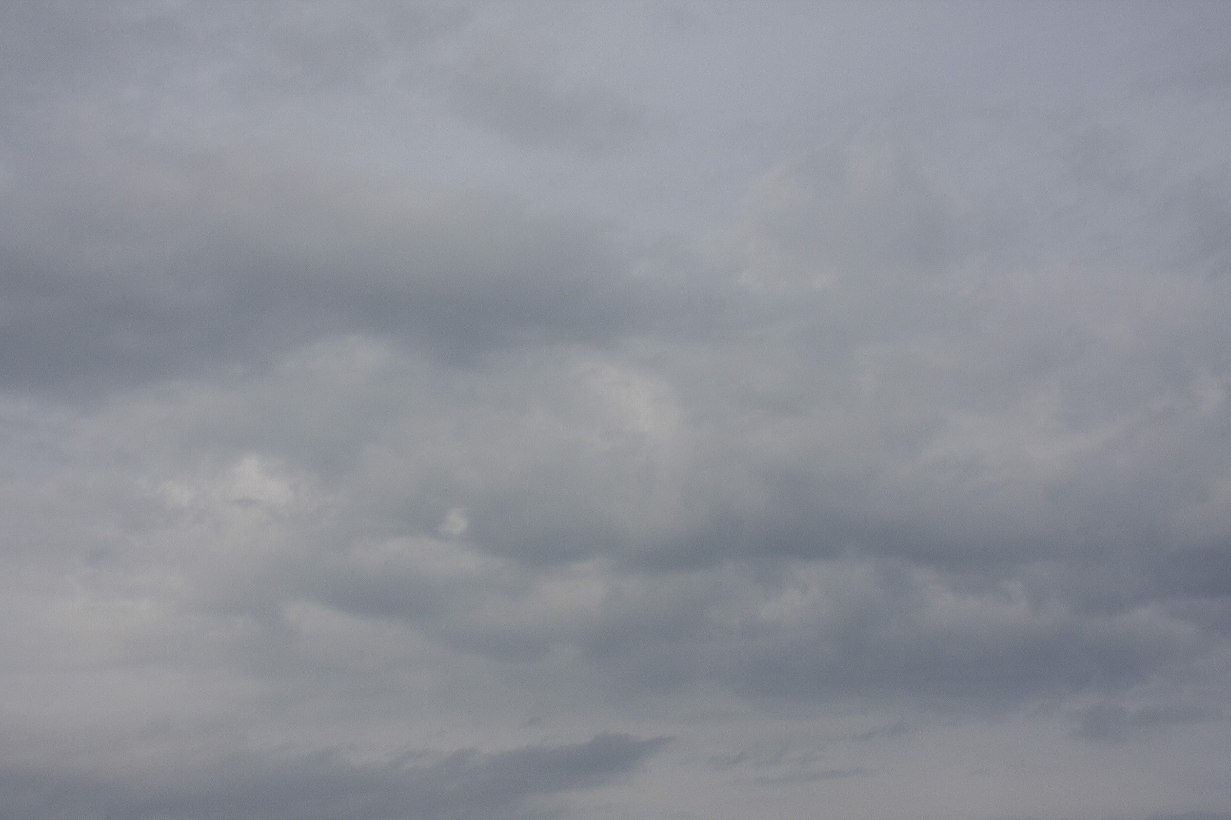 どんよりした雲がおおう暗い空 フリー写真素材 イメージガレージ