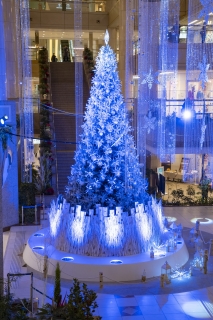ランドマークタワー横浜のクリスマスツリー（青）