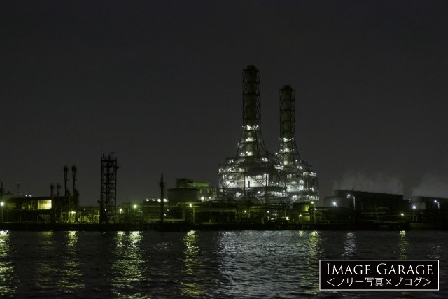 川崎天然ガス発電所の工場夜景のフリー画像（無料写真素材）