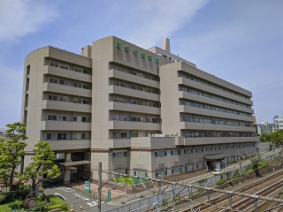 恵比寿駅近くにある厚生中央病院の外観