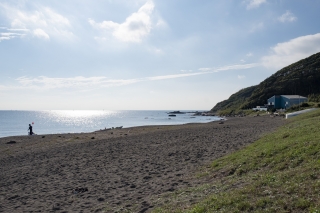 和田長浜海岸の北側を眺める