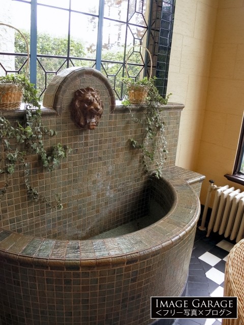 べーリックホール・獅子頭の壁泉のフリー画像（無料写真素材）