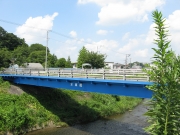 鶴見川に架かる水車橋