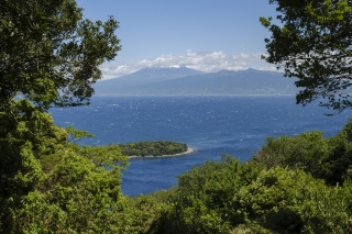 吟道之碑から眺めた駿河湾と富士山