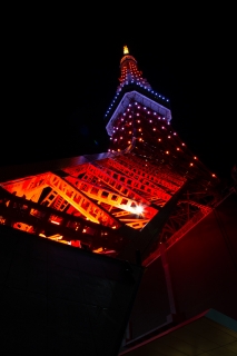 10月茜色の東京タワー（真下から）