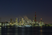 ENEOS根岸製油所の工場夜景