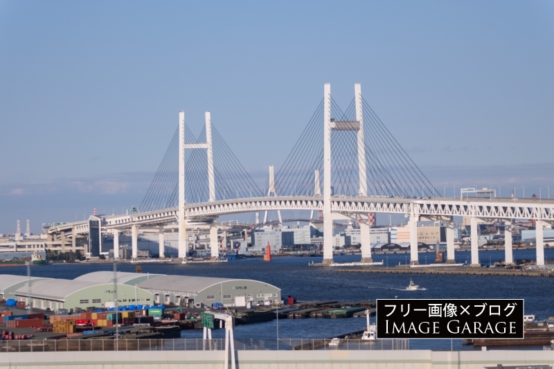 港の見える丘公園から見た横浜ベイブリッジのフリー写真素材（無料画像）