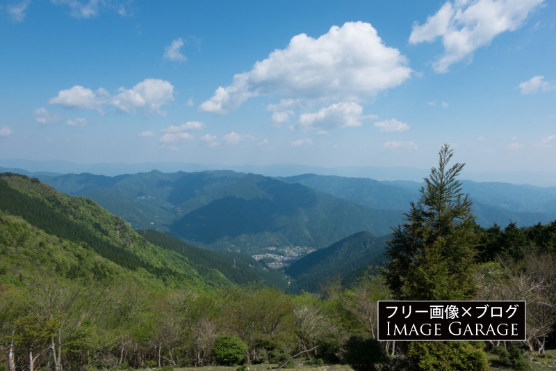 剣山スーパー林道（旭丸峠付近の風景）のフリー写真素材（無料画像）