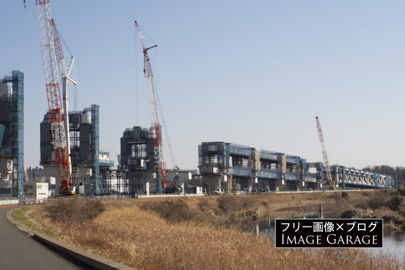 建設中の首都高速神奈川7号横浜北線のフリー写真素材（無料画像）
