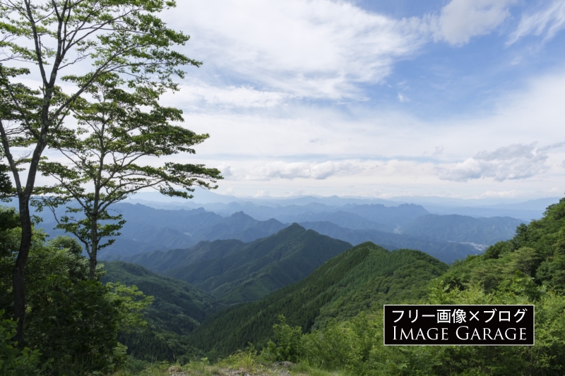 御荷鉾スーパー林道・八倉峠からの眺めのフリー写真素材（無料画像）