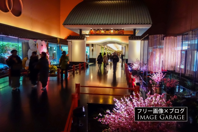 ホテル雅叙園東京の通路のフリー写真素材（無料画像）
