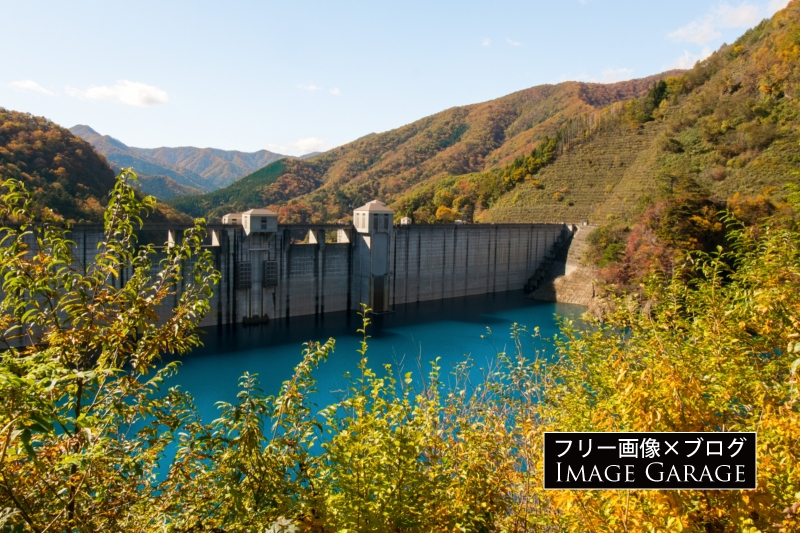 四万川ダムと奥四万湖のフリー写真素材（無料画像）