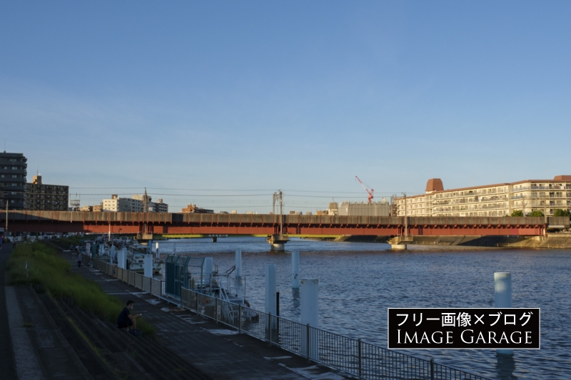 JR鶴見線 鶴見川橋梁のフリー写真素材（無料画像）