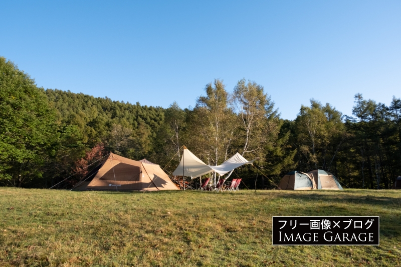 キャンプ風景のフリー写真素材（無料画像）