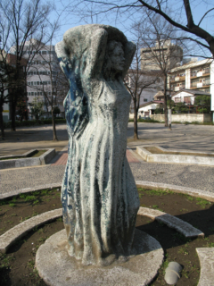 大塚台公園の女性像