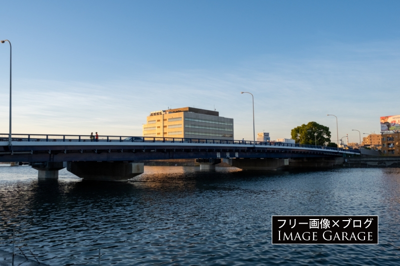 鶴見橋（鶴見川）のフリー写真素材（無料画像）