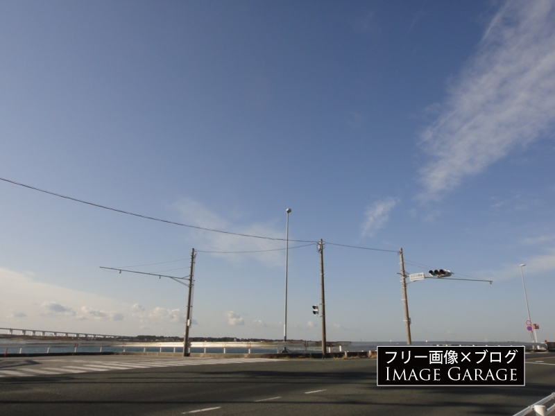 浜名湖・浜名橋東付近の道路のフリー写真素材（無料画像）