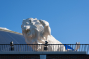西武ドーム（ベルーナドーム）の白いライオン像