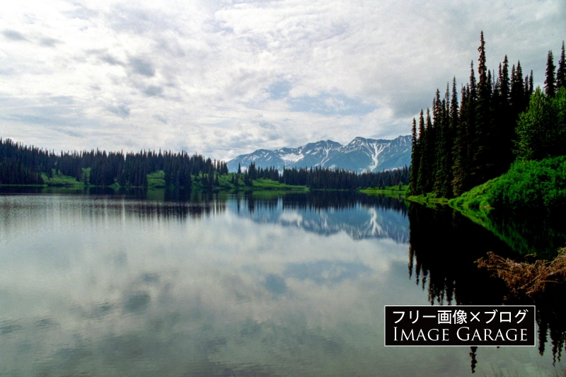 カナダ・メハン湖（Mehan Lake）のフリー写真素材（無料画像）