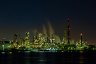 新磯子の工場夜景（ENEOS根岸製油所）