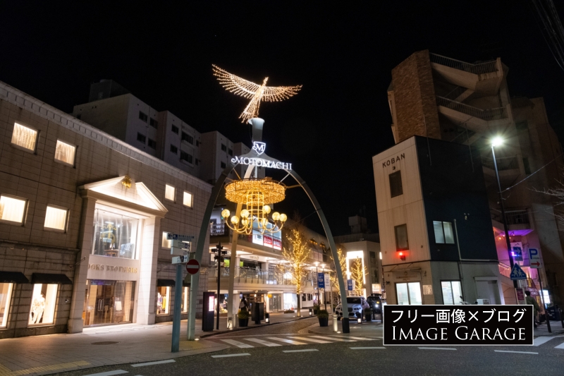 横浜元町ショッピングストリート・入口の夜景のフリー写真素材（無料画像）