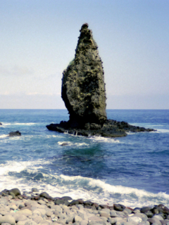 ワクシリ岬の東にある奇岩