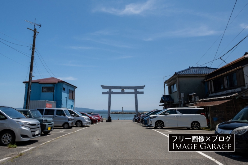 鴨居八幡神社の大鳥居のフリー写真素材（無料画像）